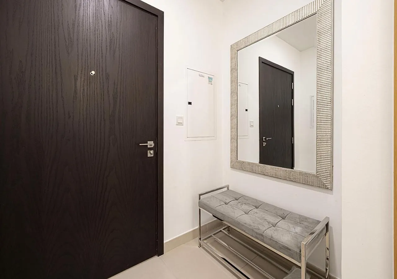 Magnificent 4 Bedroom Apartment, Bellevue Tower Dubai 0*,