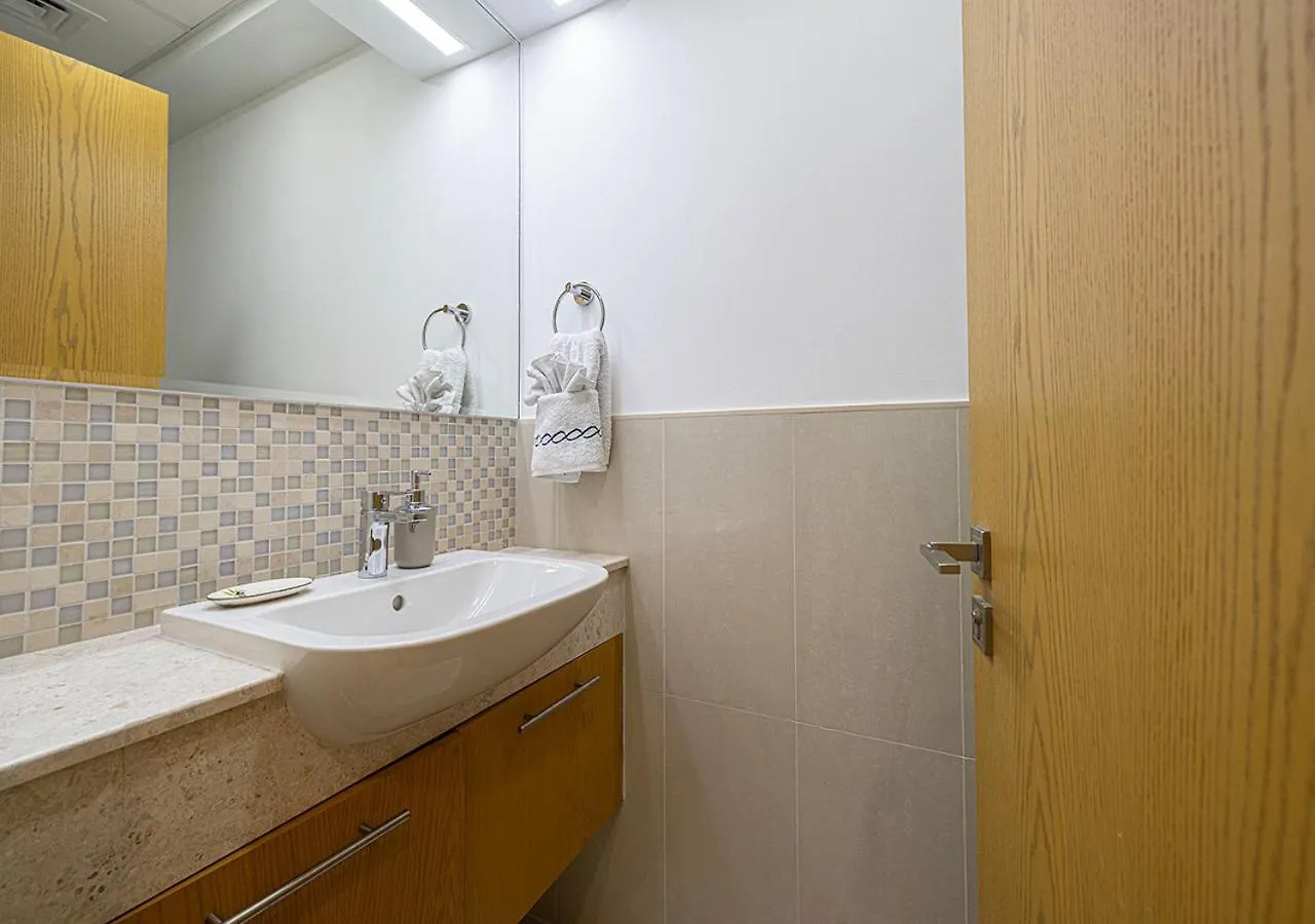 Magnificent 4 Bedroom Apartment, Bellevue Tower Dubai 0*,