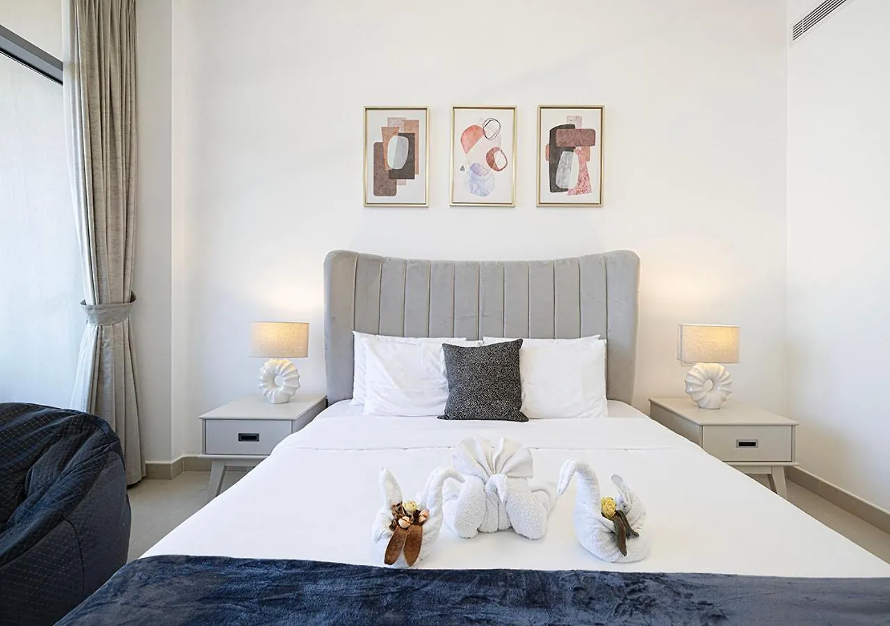 Magnificent 4 Bedroom Apartment, Bellevue Tower Dubai