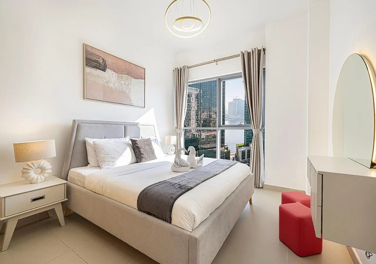 Magnificent 4 Bedroom Apartment, Bellevue Tower Dubai Apartment